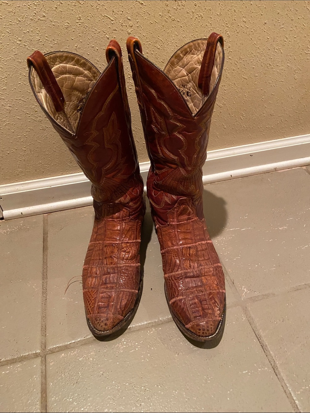 Classic Brown Cowboy Western Boots - Made in Mexico